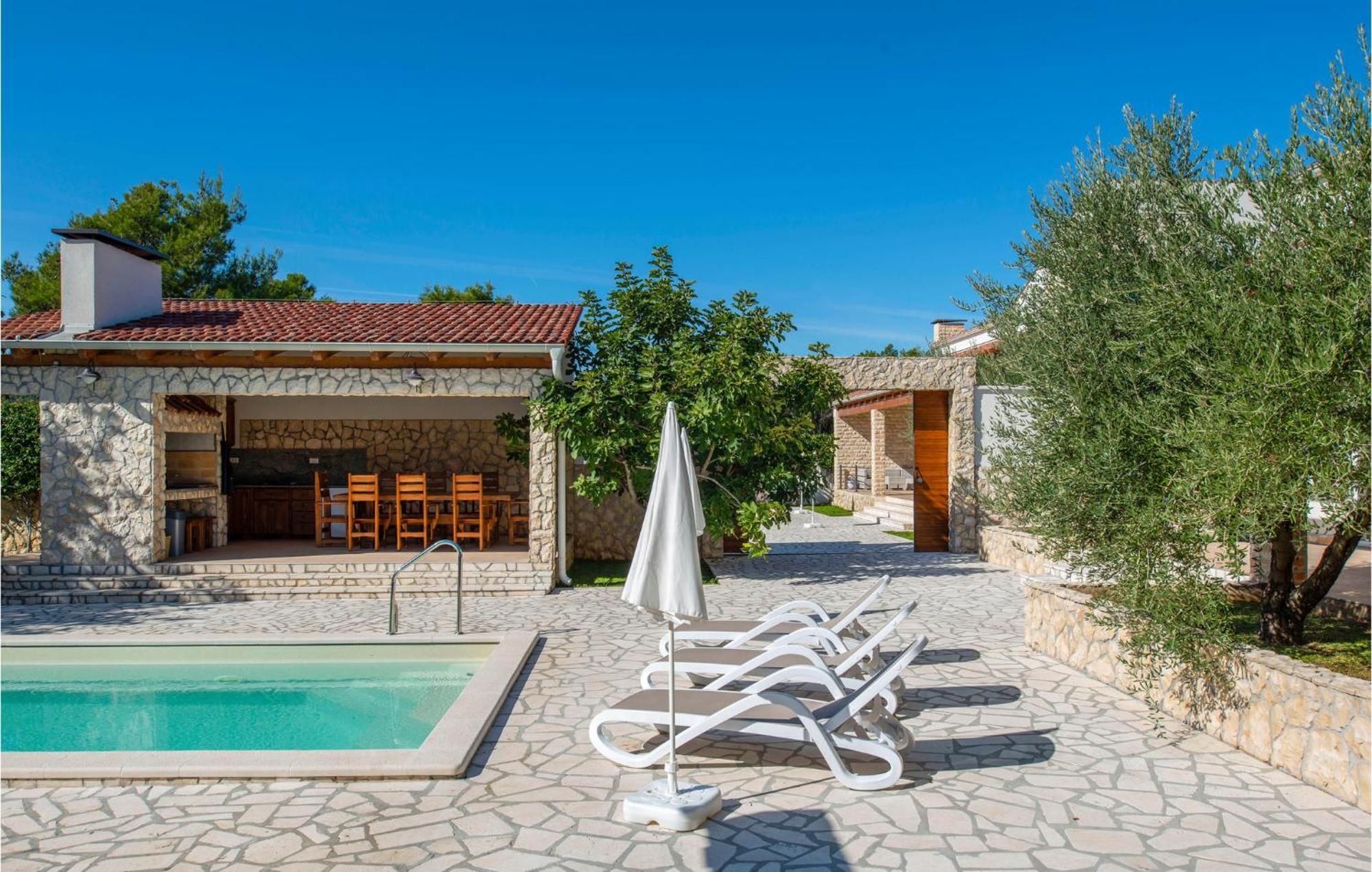 Lovely Home In Sibenik With Wifi Exterior foto