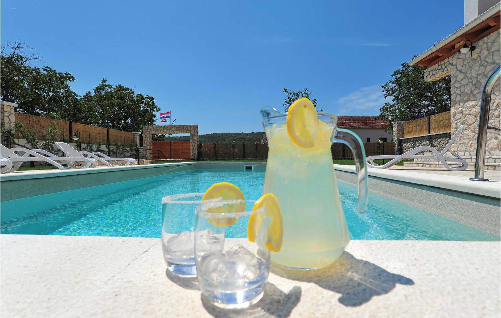 Lovely Home In Sibenik With Wifi Exterior foto