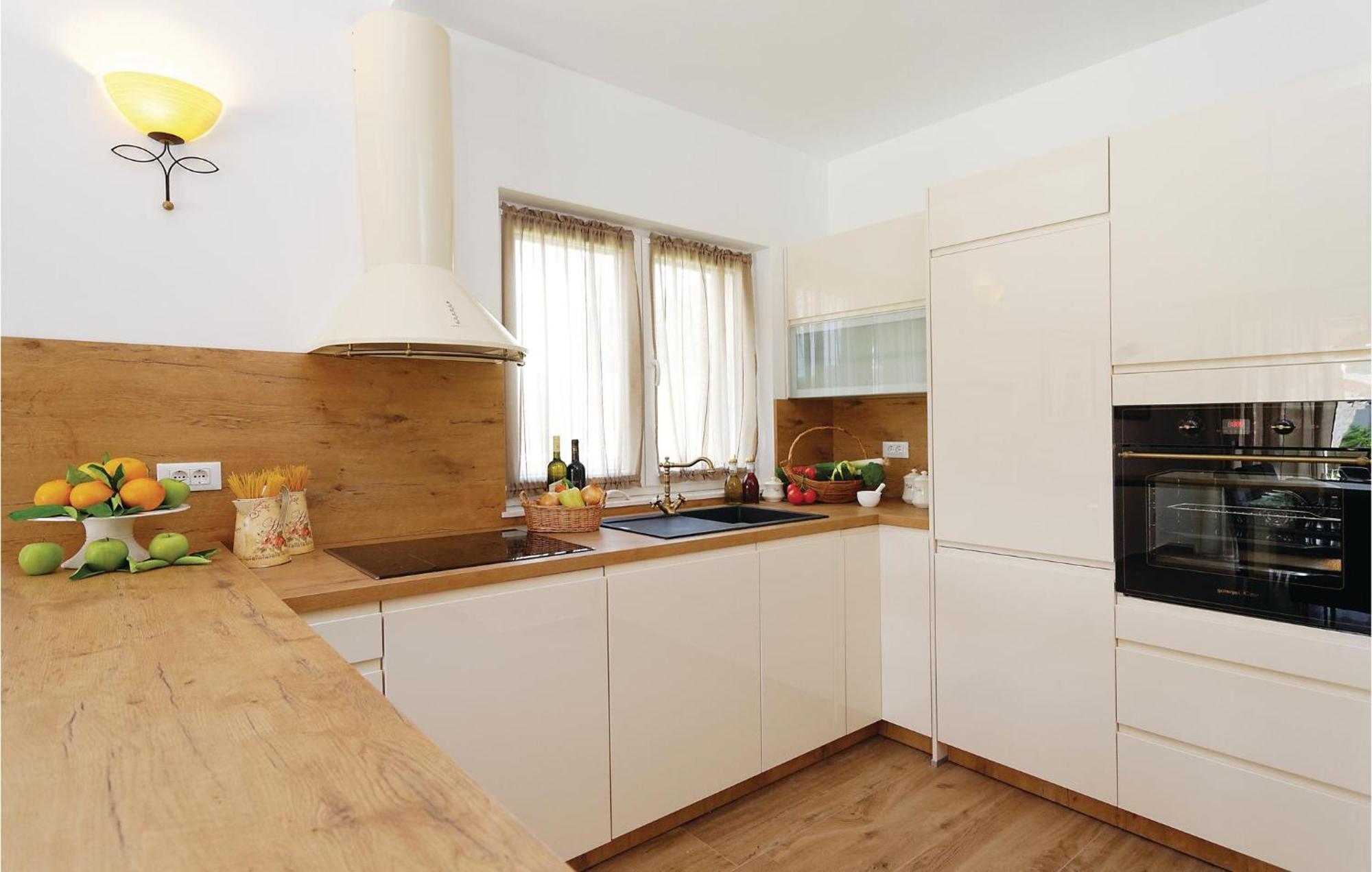 Lovely Home In Sibenik With Wifi Exterior foto